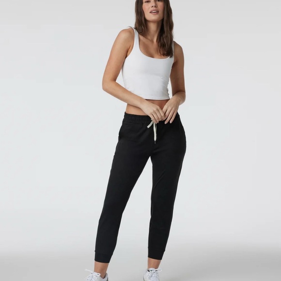 VUORI size XL Daily Crop Women's BreatheInterlock™ Tank - Picture 4 of 4